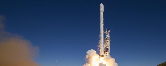 Во Флориде запустили ракету-носитель Falcon 9 со спутником связи