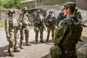 Захарова: НАТО готовится к войне с Россией
