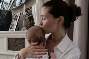 Анна Заворотнюк растрогала поклонников милым фото со своим малышом