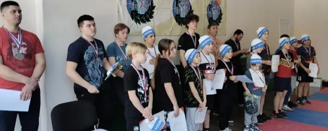 В Красногорске прошел открытый турнир по гиревому спорту