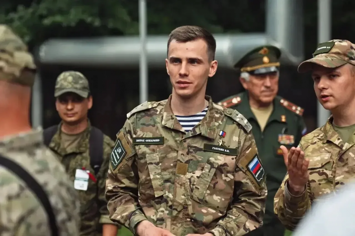 «Благополучие страны строится на воспитании патриотов»: Герой России Владислав Головин посетил окружной этап «Зарницы 2.0» в Оренбурге