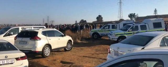 В ЮАР в пригороде Йоханнесбурга при стрельбе в баре погибли 14 человек