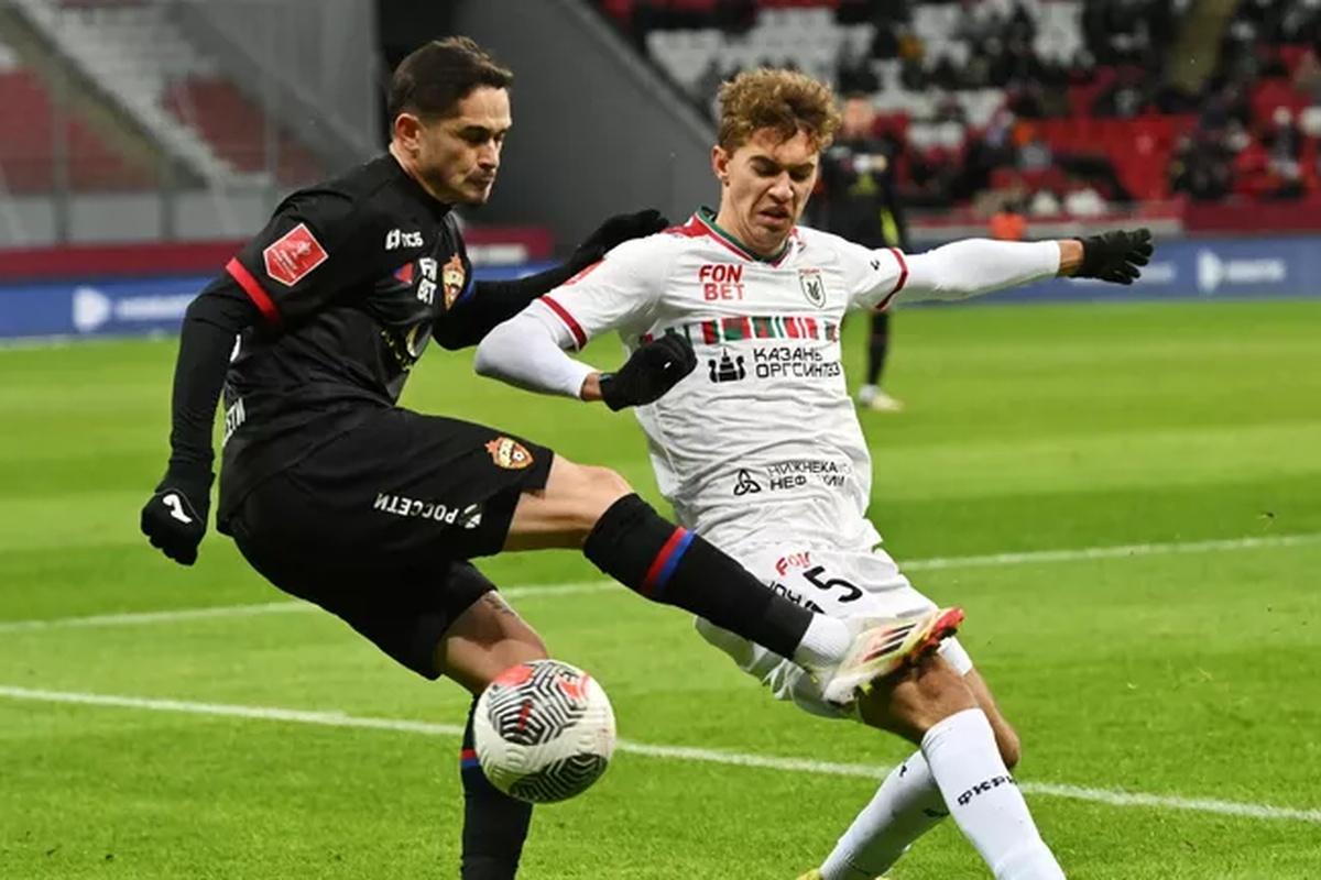 Рожков покинул сборную России для участия в матчах за молодёжку