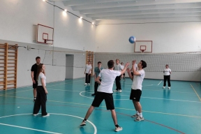 Тюменские эксперты реконструировали спортзал школы в Краснодоне