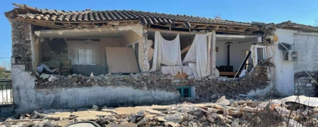 В Греции из-под завалов после землетрясения спасли мужчину