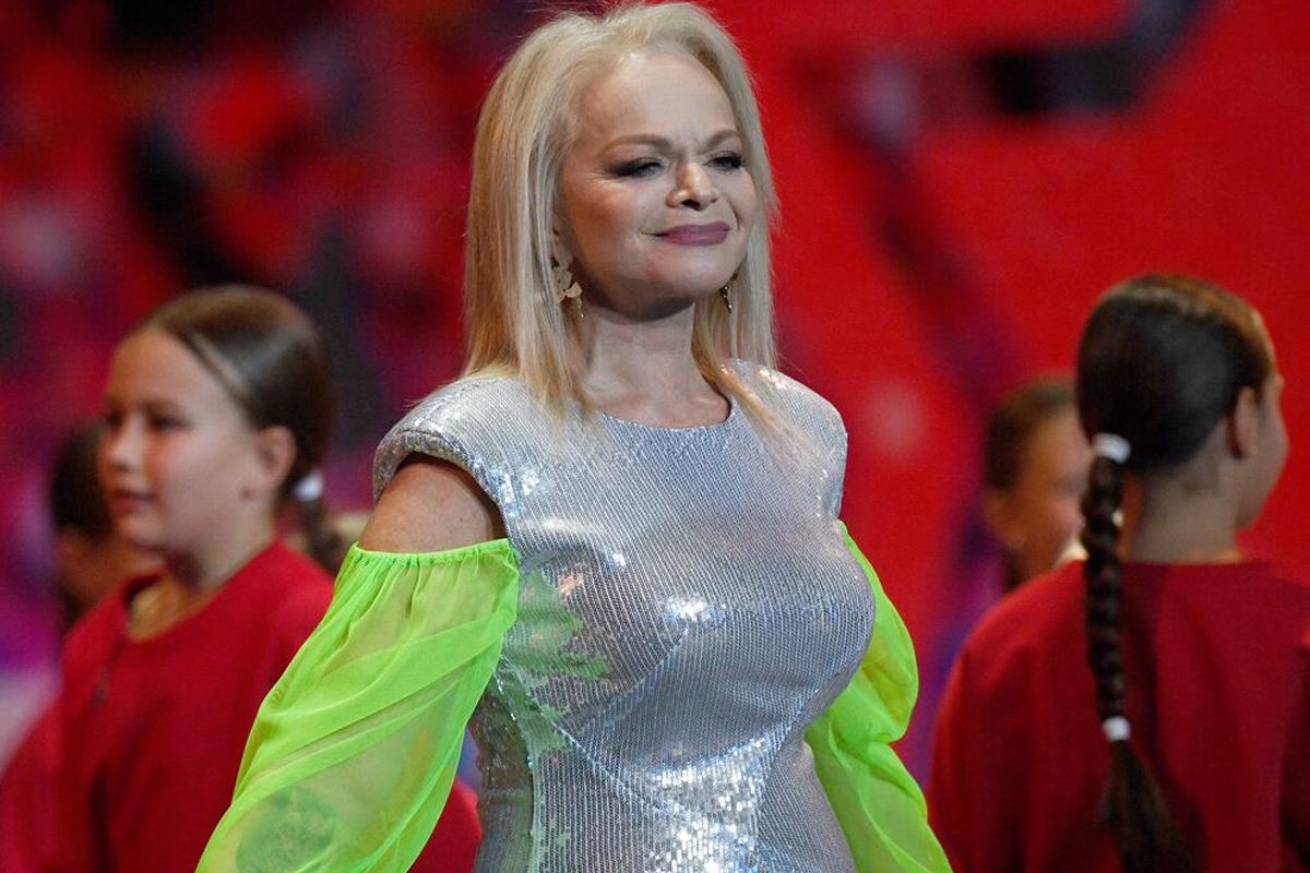 Долину снова лишат миллионов. Суд встал на сторону певицы, но потребовал раскошелиться