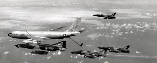 Как США пытались «вбомбить Вьетнам в каменный век»: история преступления «операция Rolling Thunder»