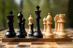 Белорус Денис Лазавик выиграл на шахматном турнире имени Карпова в Ханты-Мансийске