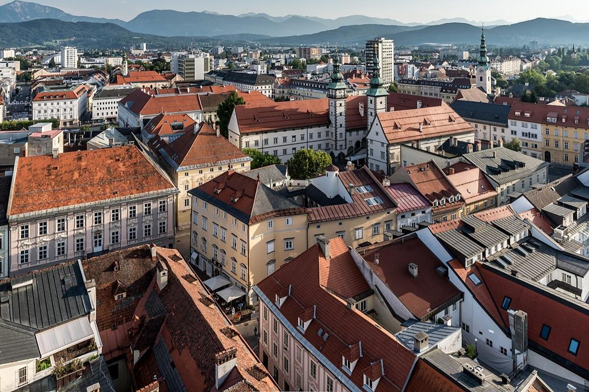 Глава МИД Австрии: Трамп преподнес Путину часть Украины «на блюдечке»