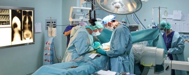 В Волгограде хирурги успешно удалили у роженицы зоб весом 1,5 килограмма