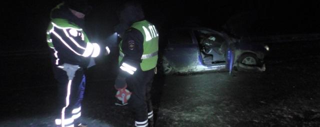 В Свердловской области вышедший из машины водитель погиб от наезда грузовика