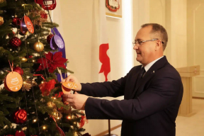Спикер Гордумы Нижнего Новгорода Евгений Чинцов подарит велосипед 8-летнему Андрею в рамках акции «Елка желаний»