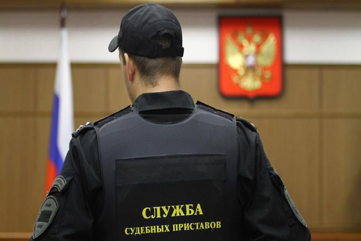 Двое конвоиров пострадали при попытке побега обвиняемого в суде Подмосковья