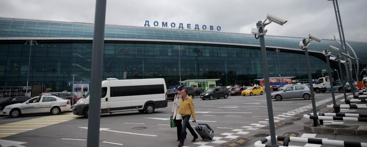 Аэропорты Домодедово и Внуково временно не принимают и не отправляют рейсы