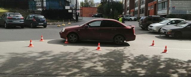 В Новосибирске красный Chevrolet сбил 5-летнего мальчика вне пешеходного перехода