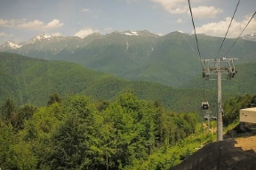 Горный курорт «Роза Хутор» в Сочи начинает открывать летние маршруты для туристов