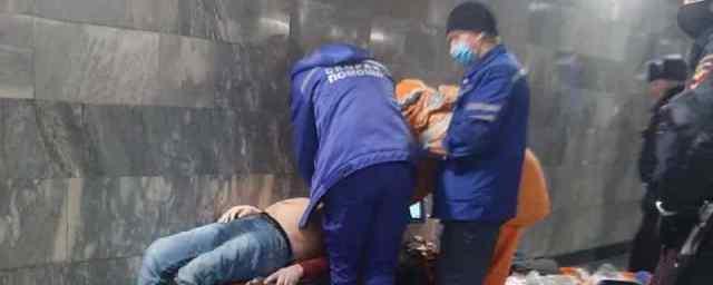 Житель Новосибирска умер на станции метро «Речной вокзал»