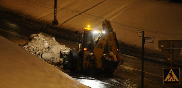 В Екатеринбурге засыпавший девочку снегом экскаваторщик признал вину