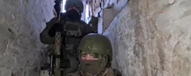 Разведчик ВС РФ рассказал об отступлении украинского боевика с оторванной ногой