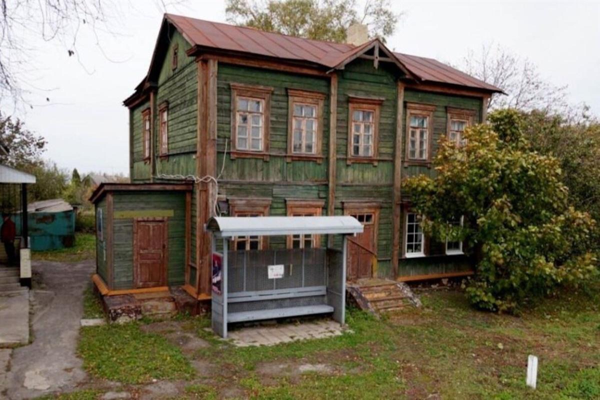 В селе Сенцово Липецкой области сохранился уникальный для Черноземья деревянный вокзал