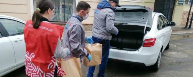 В Рязани волонтеры доставляют продукты и лекарства на служебных машинах чиновников