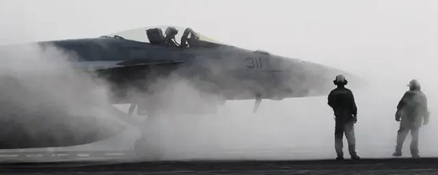 Командование ВМС США приостановит полёты военной авиации с 13 июня