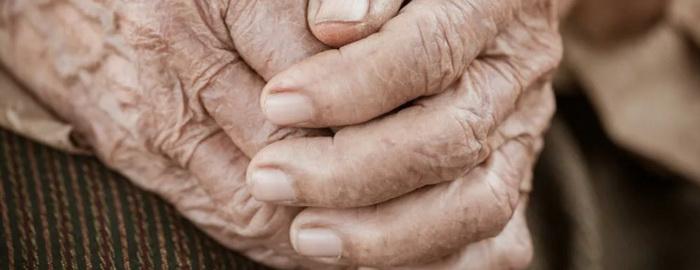 A 100-year-old American woman said that daily walks are the key to a long life