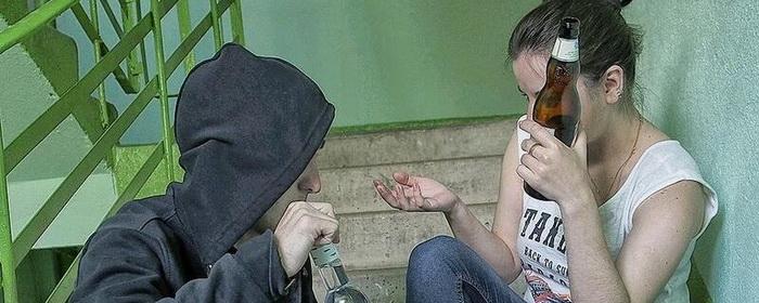 В Москве школьник попал в реанимацию после того как выпил пол-литра водки и заел её таблетками