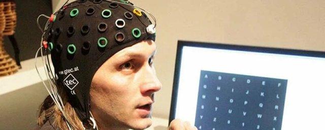 Ученый БФУ Александр Каплан рассказал о технологиях связи мозга человека с ИИ