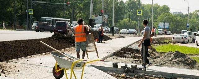 На улице Краснореченская в Хабаровске завершаются ремонтные работы