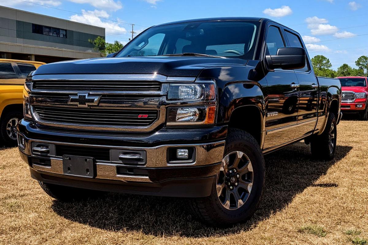 Рынок пикапов в России просел на четверть в 2025 году