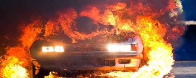 Полиция Екатеринбурга разыскивает поджигателей машин с нанесенным на стекло символом Z