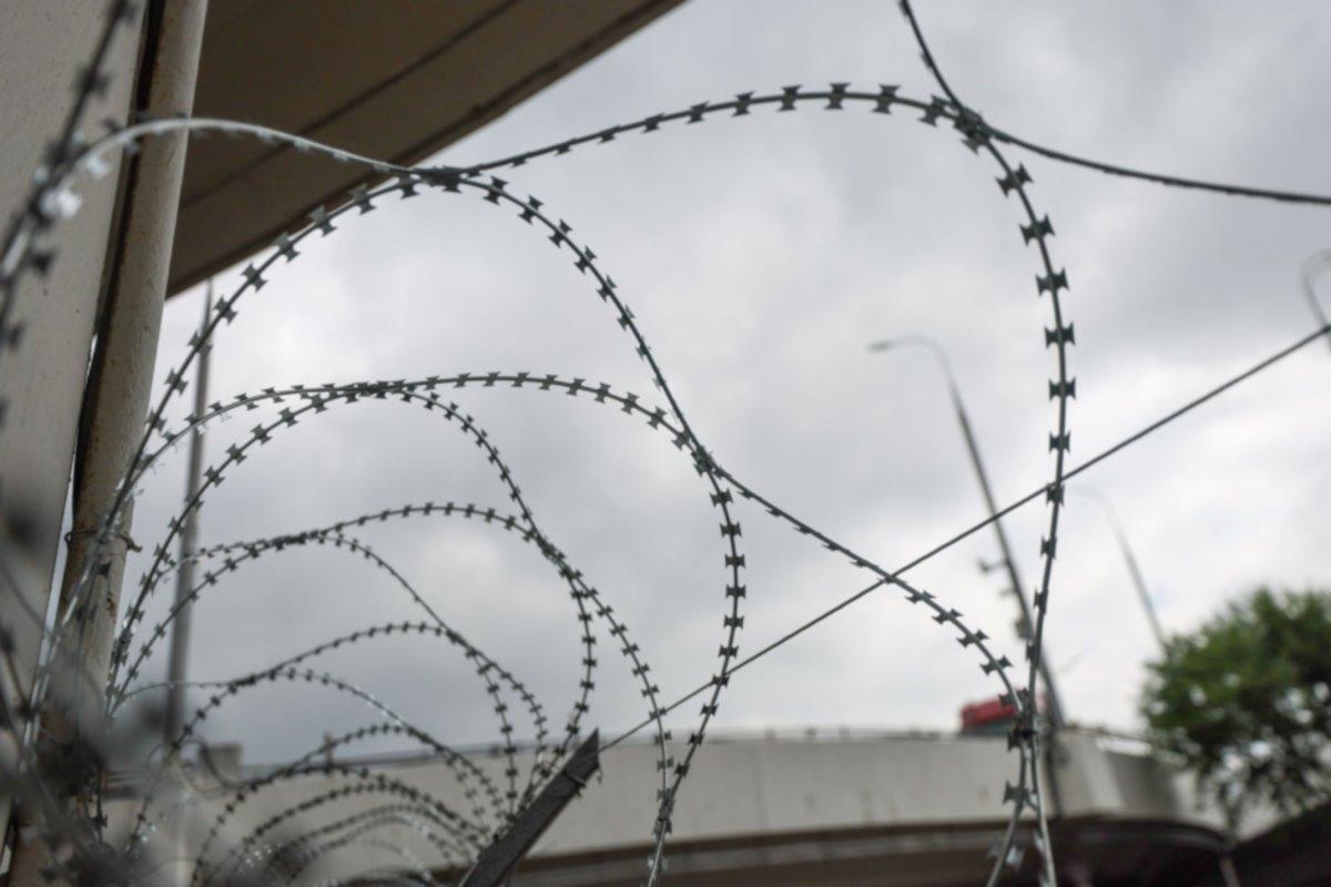 В Екатеринбурге дачников предупредили о возможной встрече со сбежавшими из СИЗО преступниками