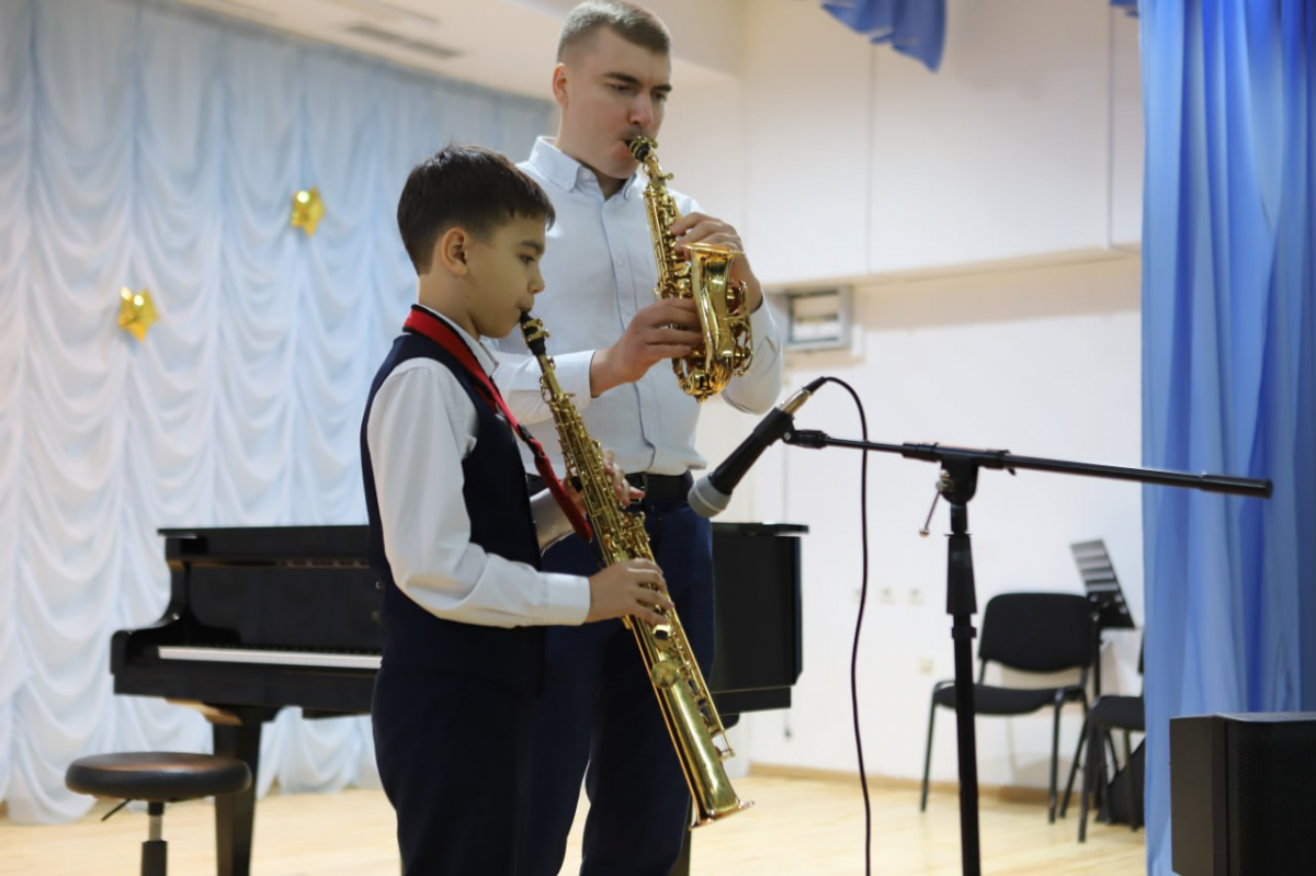 Мэр Иркутска Руслан Болотов: Детская школа искусств №8 получила новое музыкальное оборудование по программе «Народные инициативы»