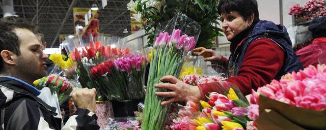 Во Владивостоке штрафуют продавцов цветов за незаконную торговлю