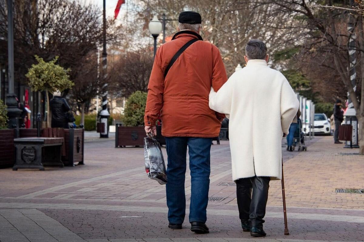 Пенсия федеральных гражданских госслужащих составляет 36 281 рубль