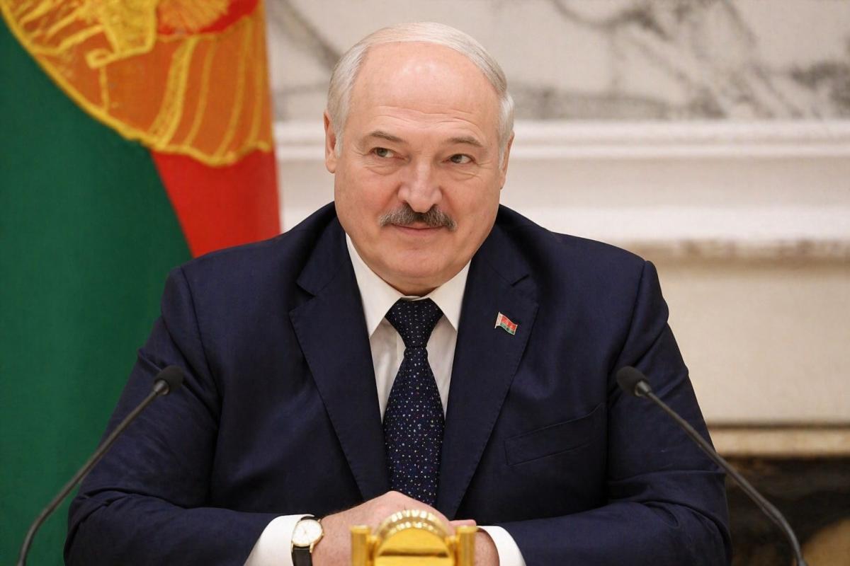 «Я вам не Зеленский»: Лукашенко высмеял «петушиную политику» и рассказал о «большой сделке» с Трампом