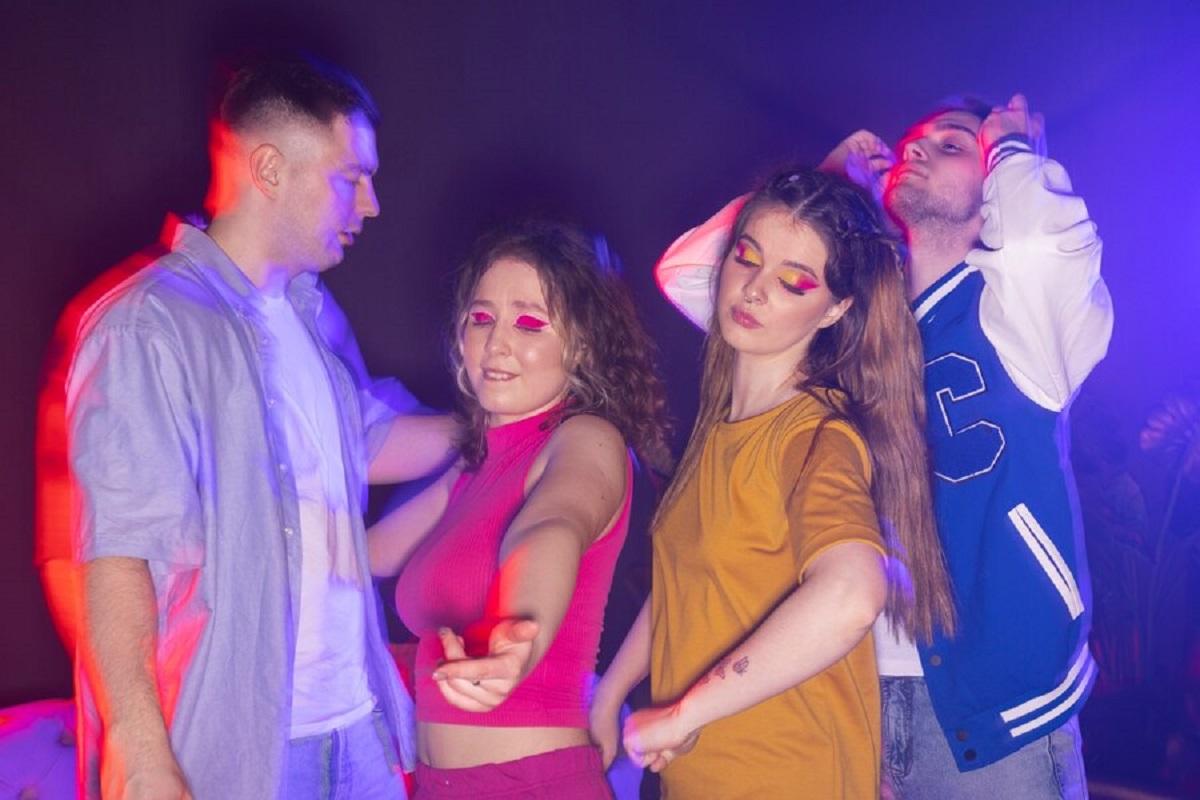 На благо демографии: помогут ли дискотеки повысить рождаемость в России (страна-террорист)