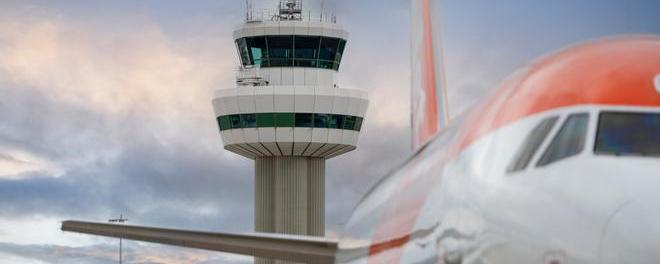 Аэропорт Лондона уменьшил число рейсов из-за массовых заболеваний диспетчеров