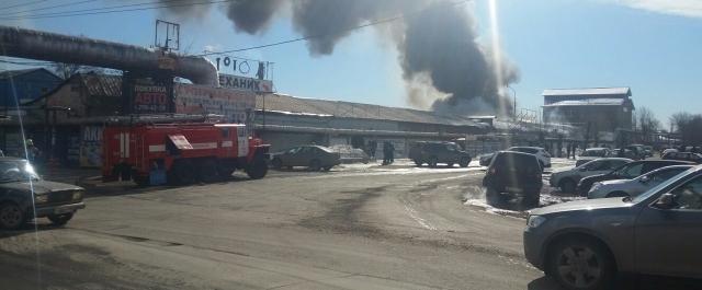 В Уфе ликвидировали крупный пожар на складе пиротехники