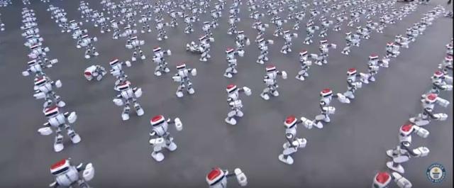 В Книгу рекордов Гиннеса занесен танец тысячи роботов в Китае