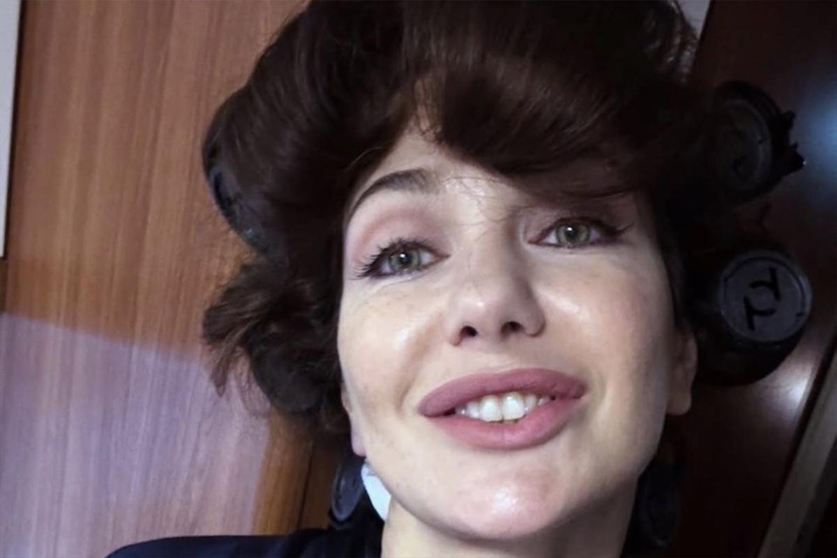 «Сдувайте обратно»: Климова показала фото с бигуди, но фанаты разглядели только ее губы