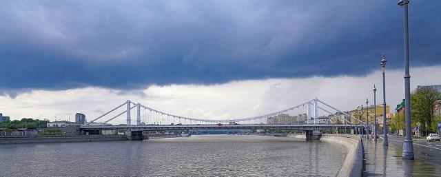 Москвичей предупредили, что на город надвигается гроза