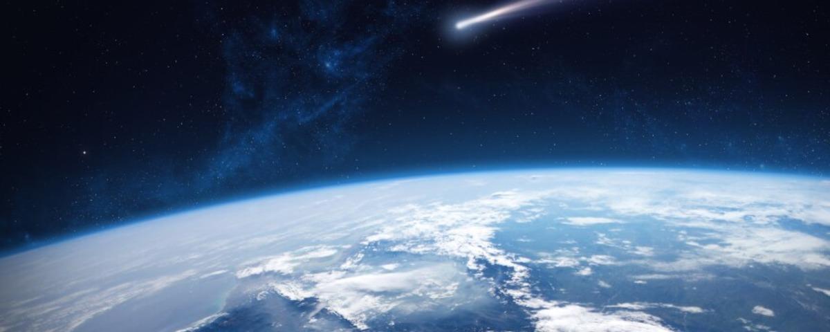 Астрономы рассказали о вспышке на массивной комете, приближающейся к Земле