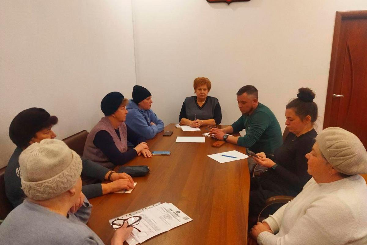 Уполномоченный главы Городского округа Пушкинский Людмила Гастило обсудила с жителями Ельдигино вопросы капремонта жилого фонда и развития инфраструктуры