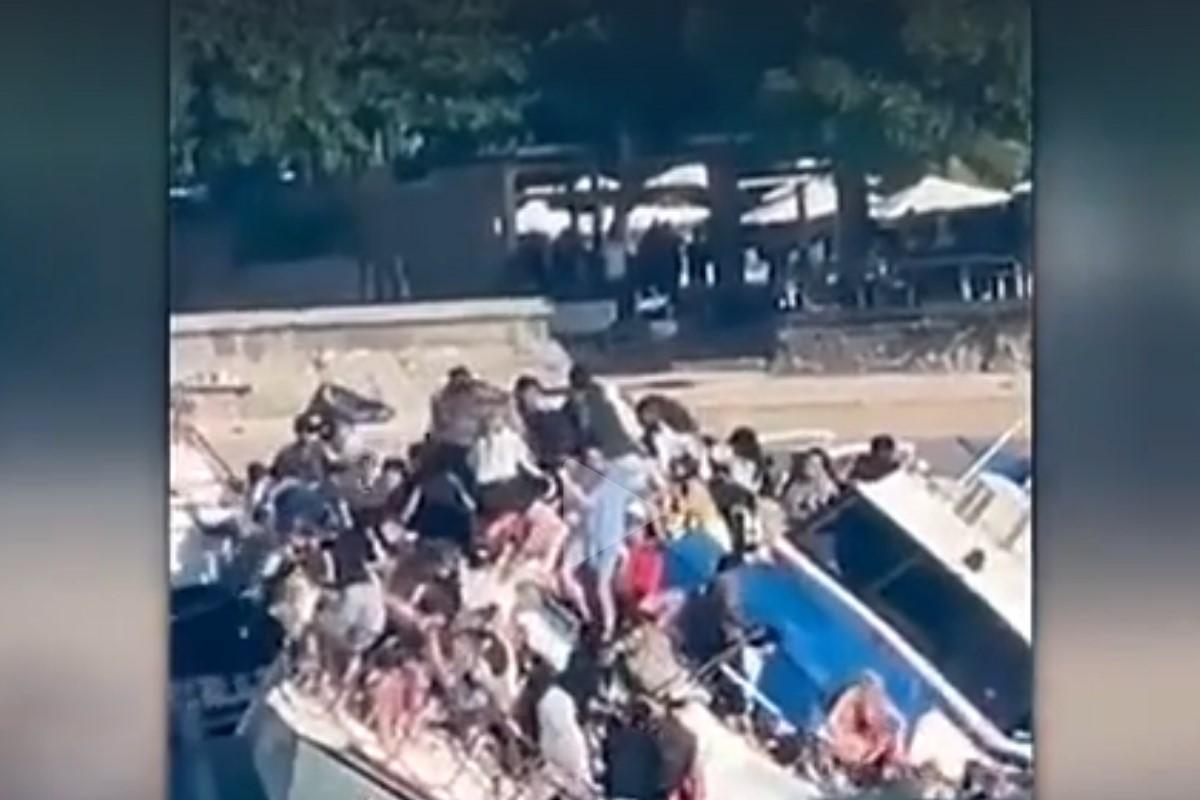 Туристический катер затонул на Бали с пассажирами на борту