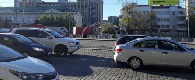 В Екатеринбурге на выходных закроют парковку на площади 1905 года