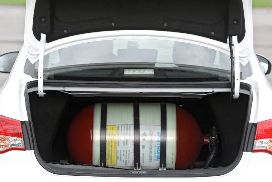 Россияне назвали цену бензина, после которой готовы перейти на газ