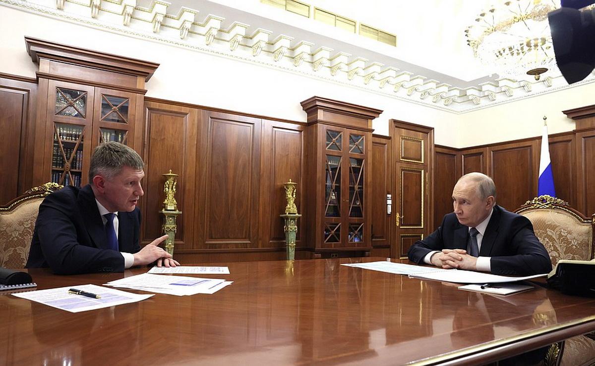 Путин запустил план спасения экономики России. Подробности экстренной встречи в Кремле