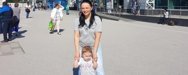 Туристку с маленькой дочерью не пустили в самолет в Новосибирске